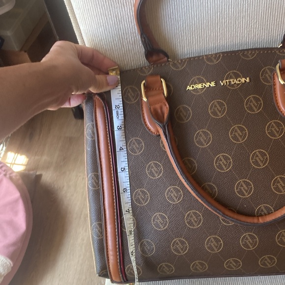 Adrienne vittadini large brown & gold handbag purse in great shape - Picture 15 of 16